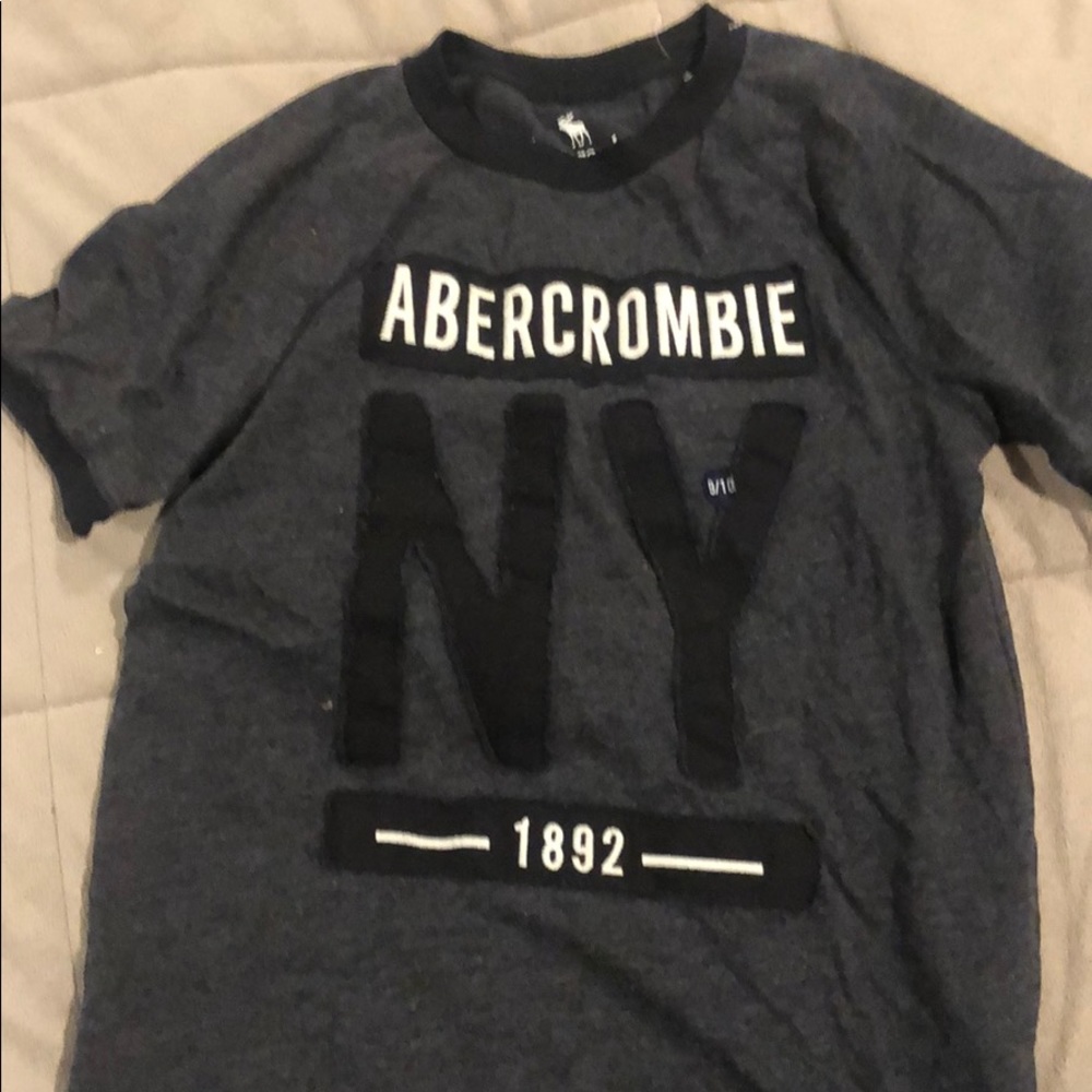 NWOT Abercrombie and Fitch t shirt